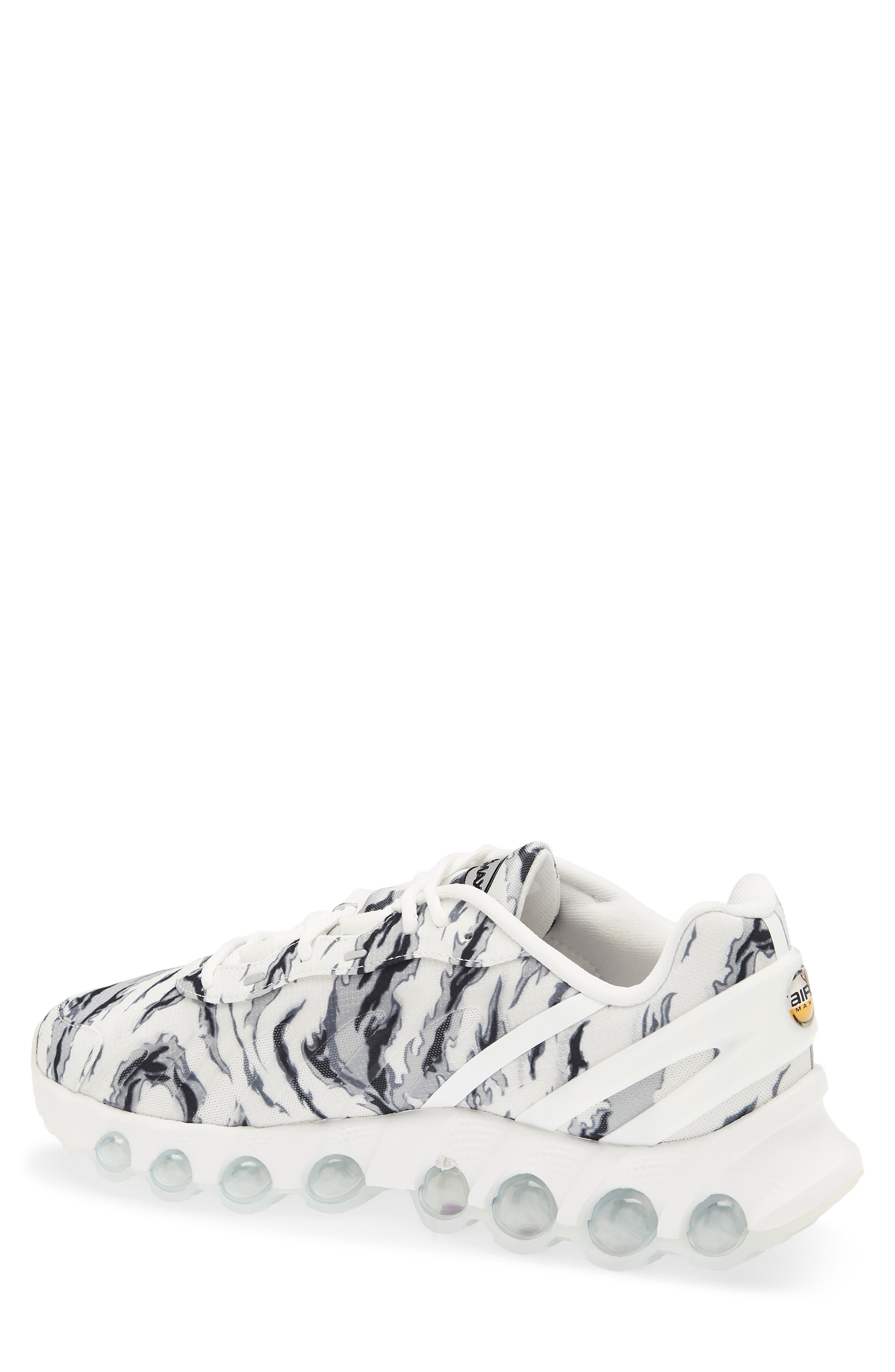 Nike Air Max Dn8 Sneaker, Alternate, color, Summit White/ Cool Grey