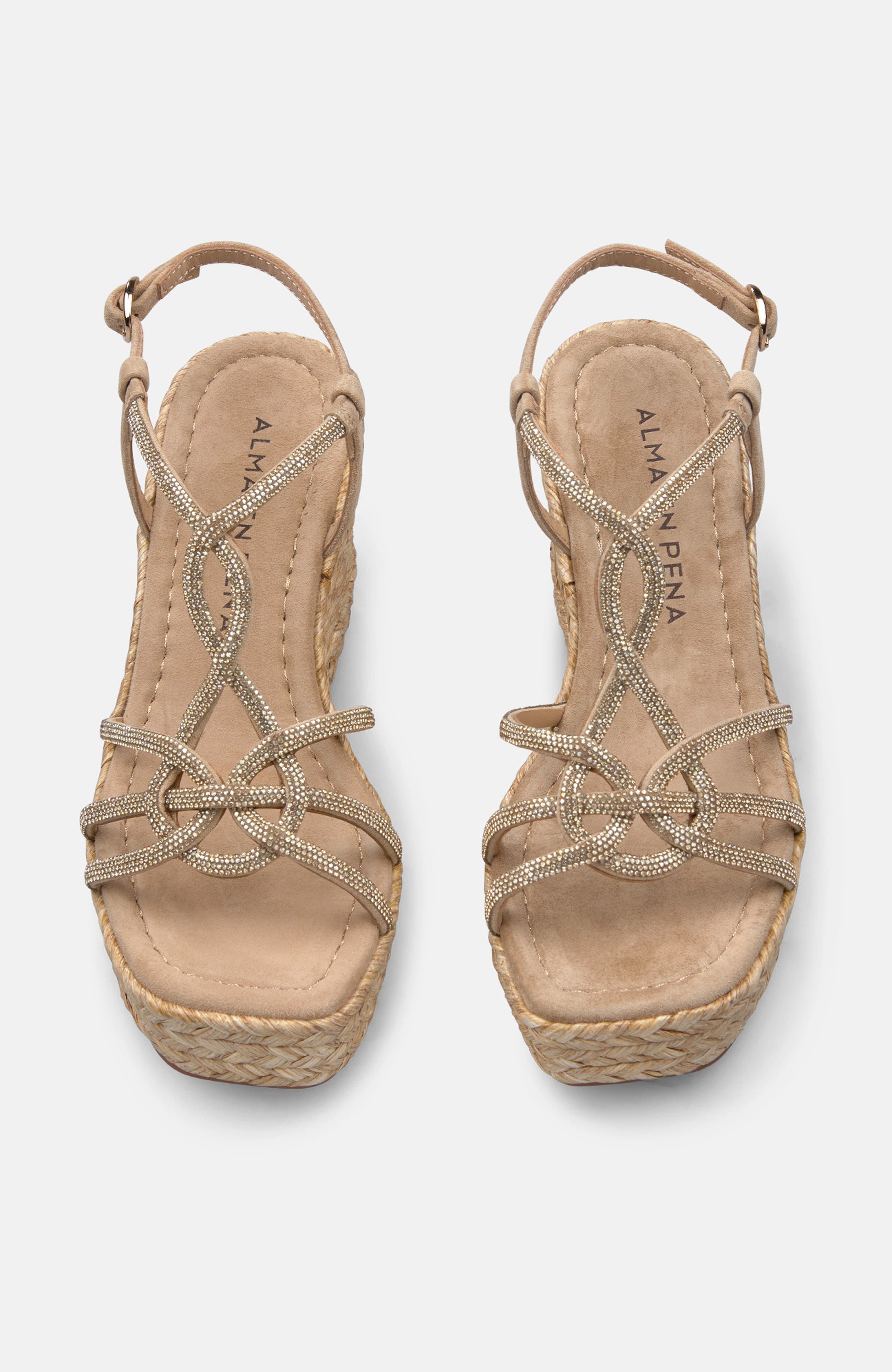 Wedge Interlaced Strips, Alternate, color, Beige