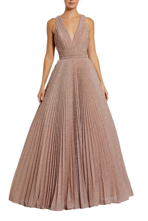 Shimmering Georgette Pleated Sleeveless Gown