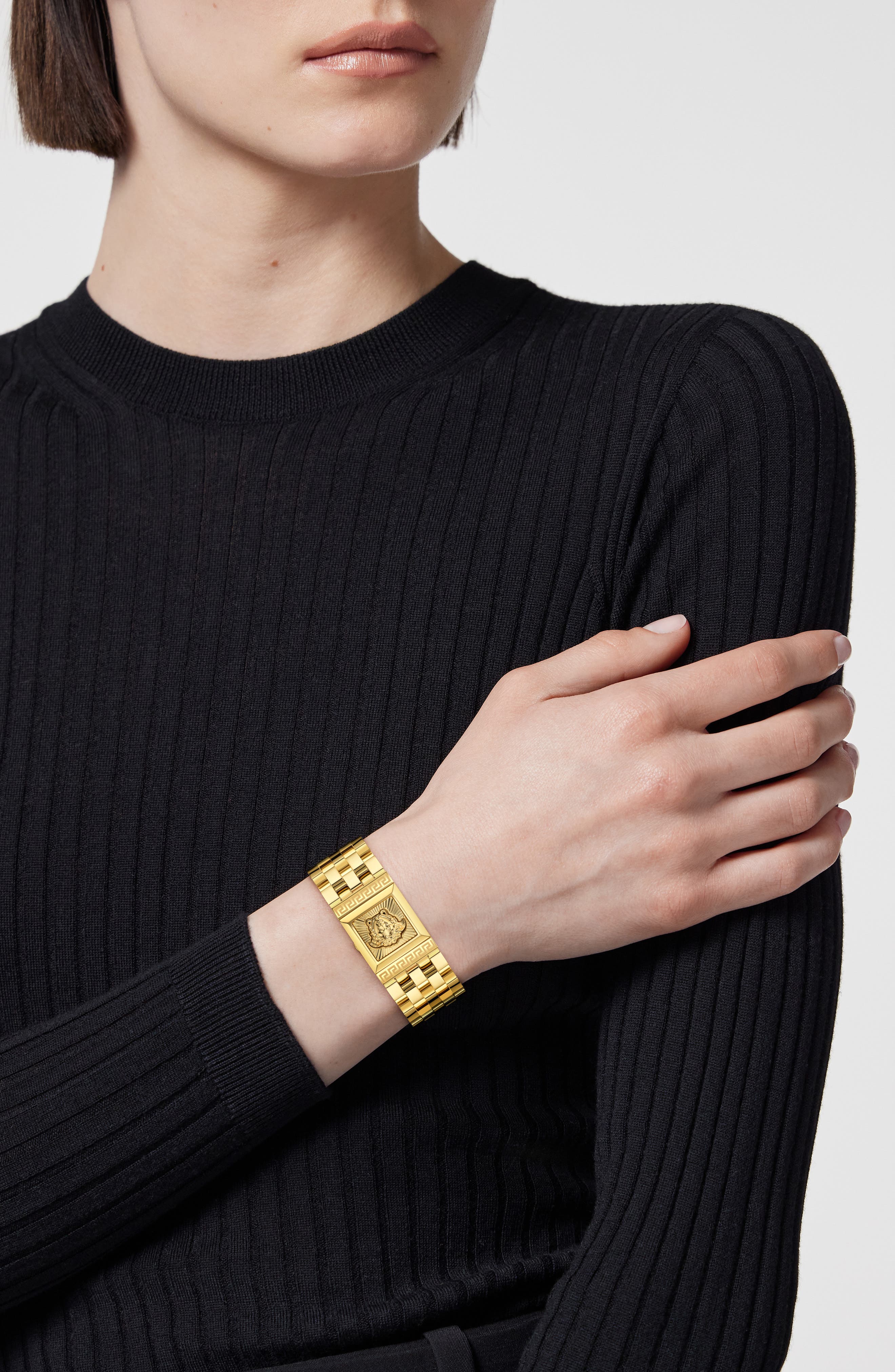 Женские часы Versace Reveal Bracelet Watch, 18mm x 25mm — фото 7