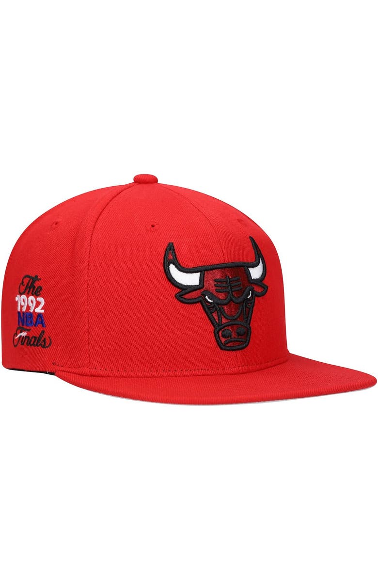 Mitchell & Ness Men's Mitchell & Ness Red Chicago Bulls Team Hardwood Classics 1992 NBA Finals Patch Snapback Hat, Alternate, color, 