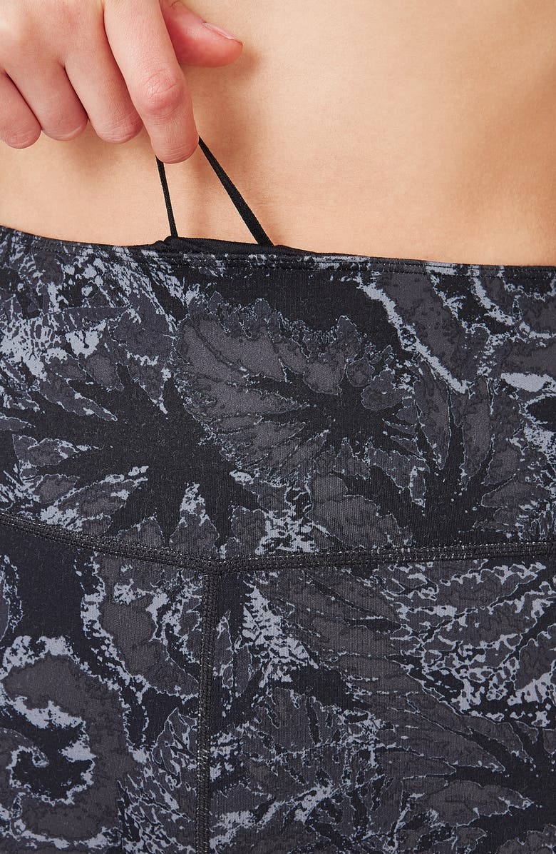 Sweaty Betty Reversible Yoga Leggings, Alternate, color, 