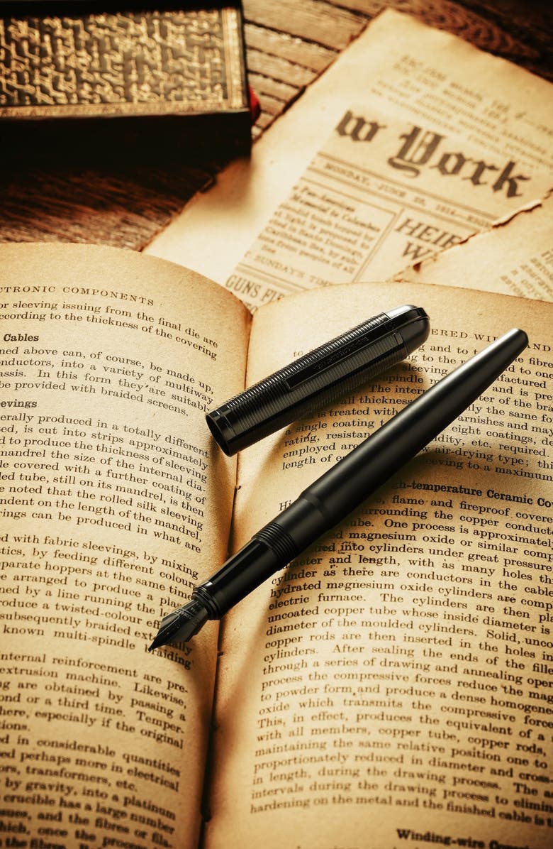 WAHL-EVERSHARP Skyline Aviator Black Fountain Pen, Alternate, color, Black Medium