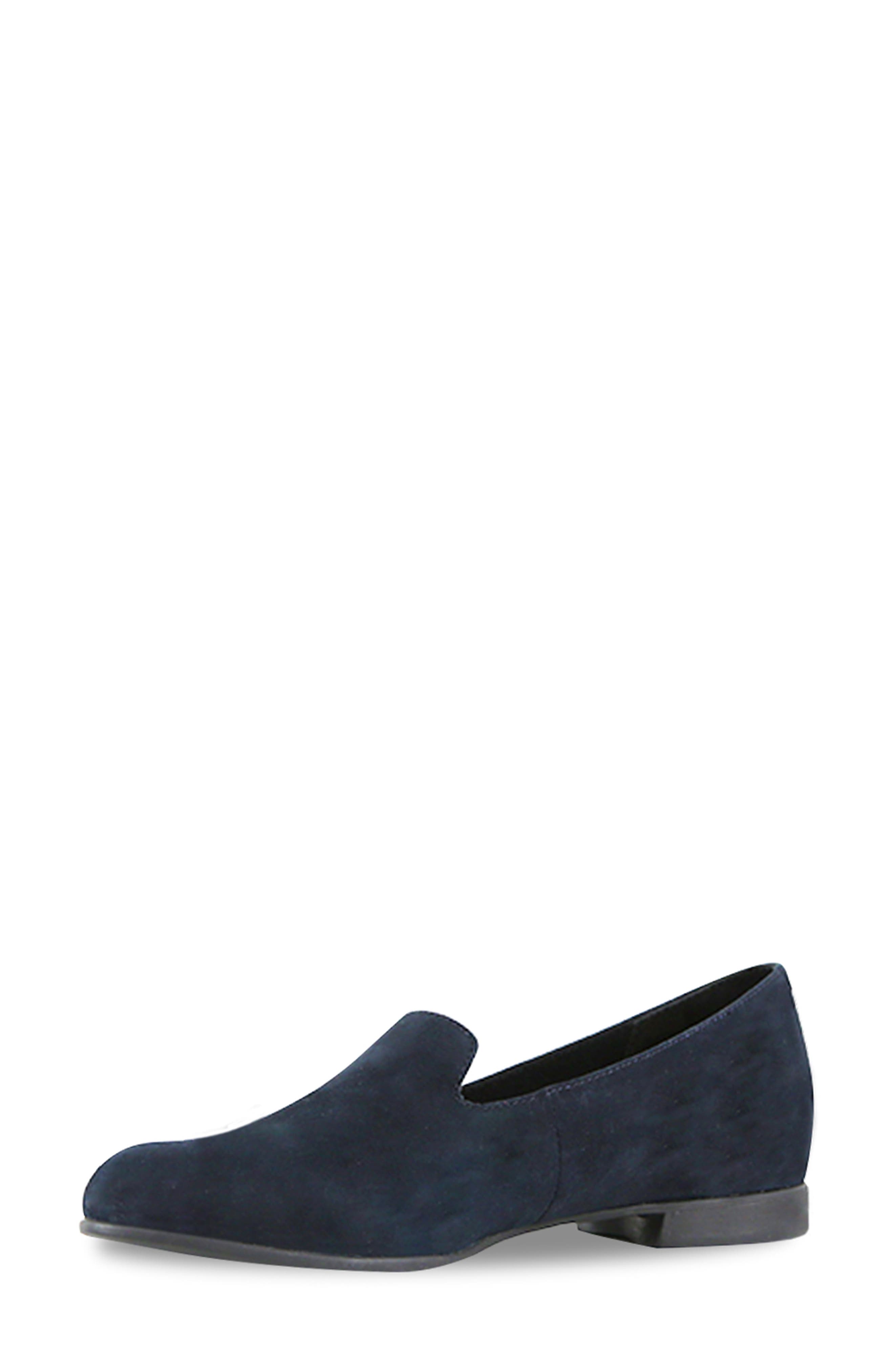 Munro Elena Flat, Alternate, color, Dark Navy