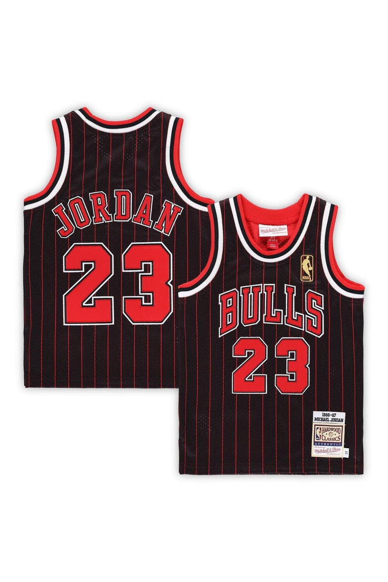 Toddler Mitchell & Ness Michael Jordan Black Chicago Bulls 1996/97 Hardwood Classics Authentic Jersey, Main, color, Black