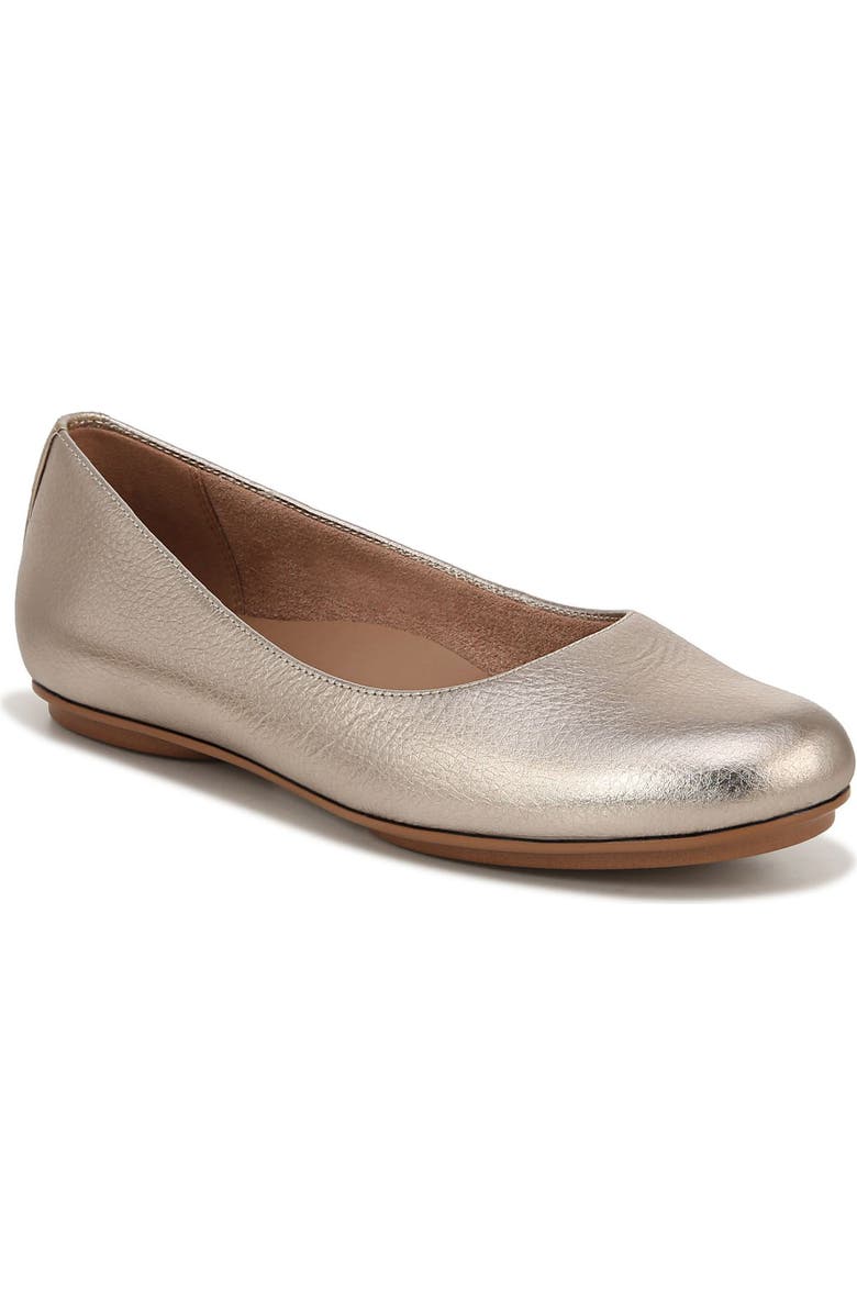 Naturalizer Maxwell Skimmer Flat, Main, color, Warm Silver Leather