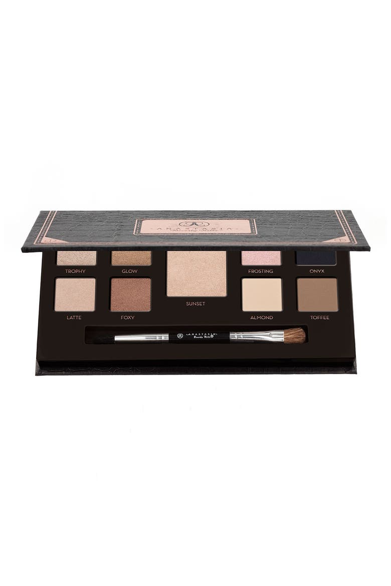 'She Wears it Well' Eyeshadow Palette, Main, color, NO COLOR