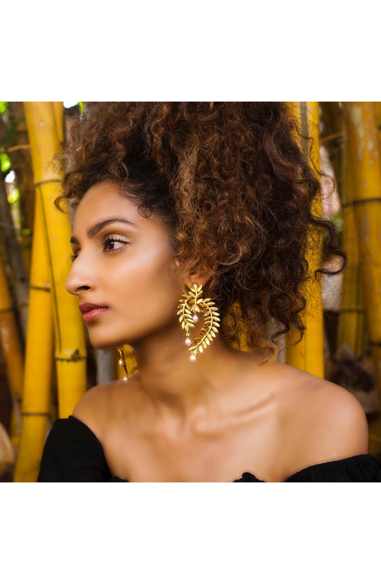 Dhwani Bansal HADAIRA PEARL EARRINGS, Alternate, color, Gold Plated