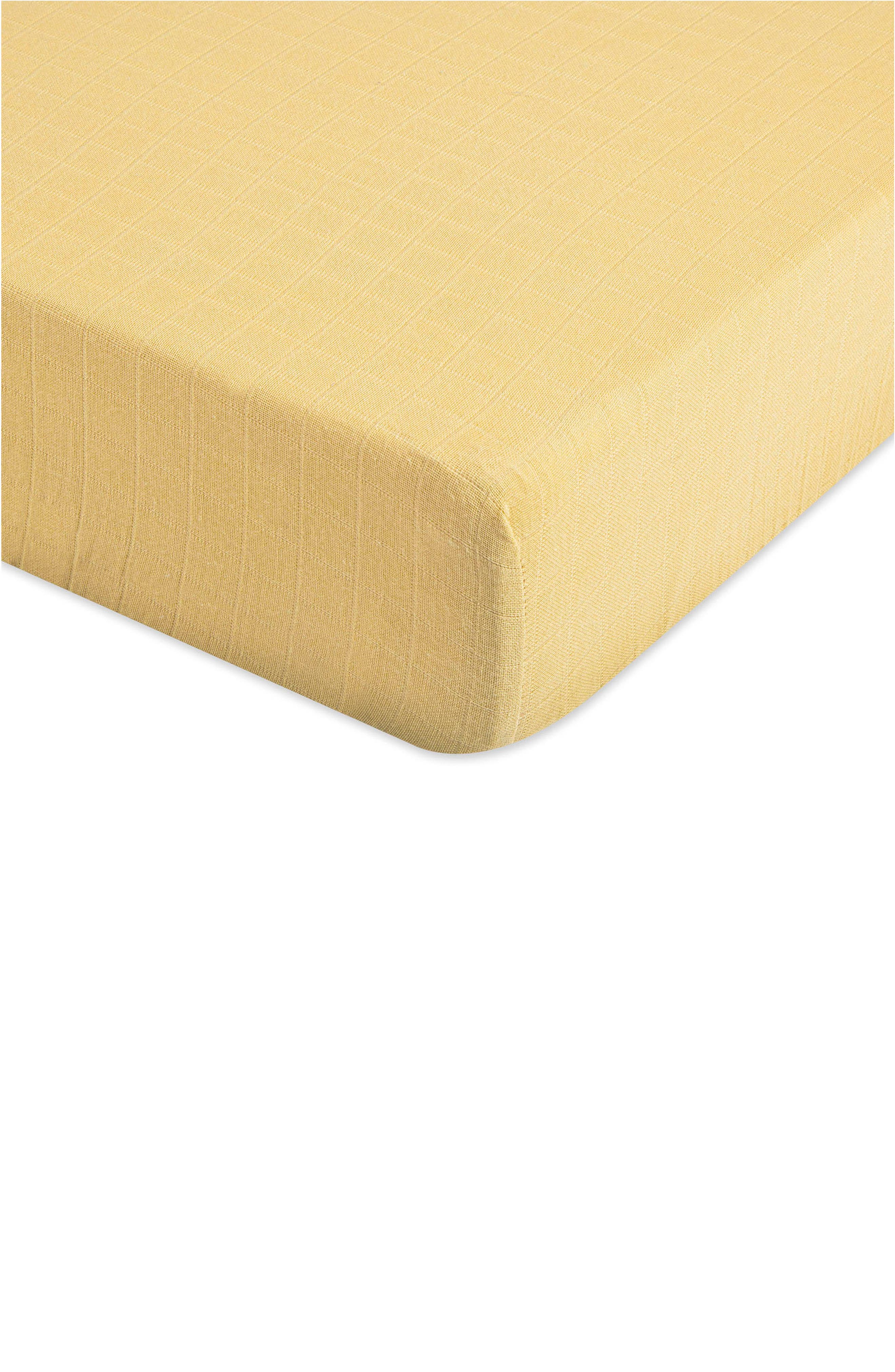 Fitted sheet in yellow color