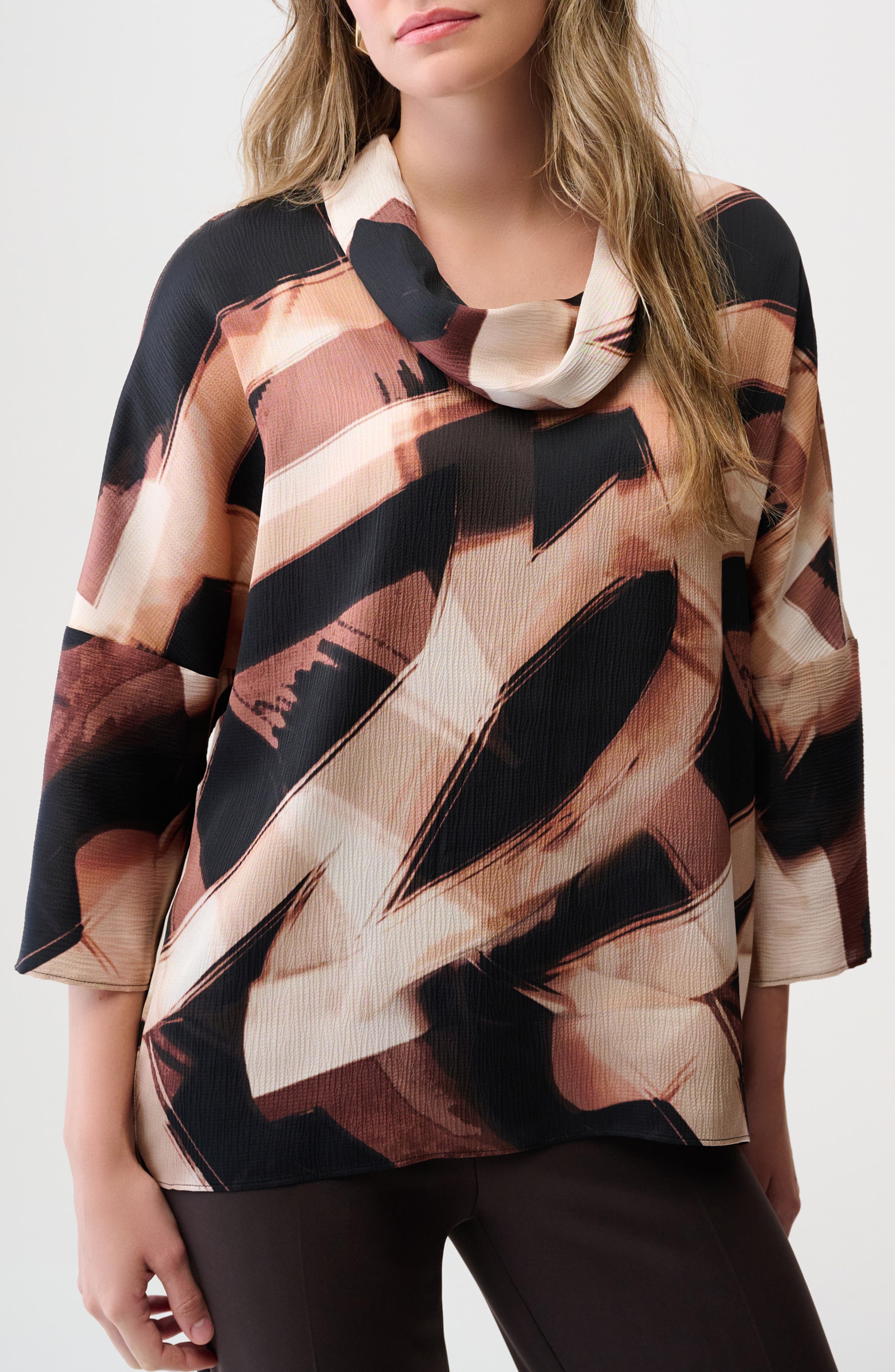 Stand Away Collar Bubble Satin Top