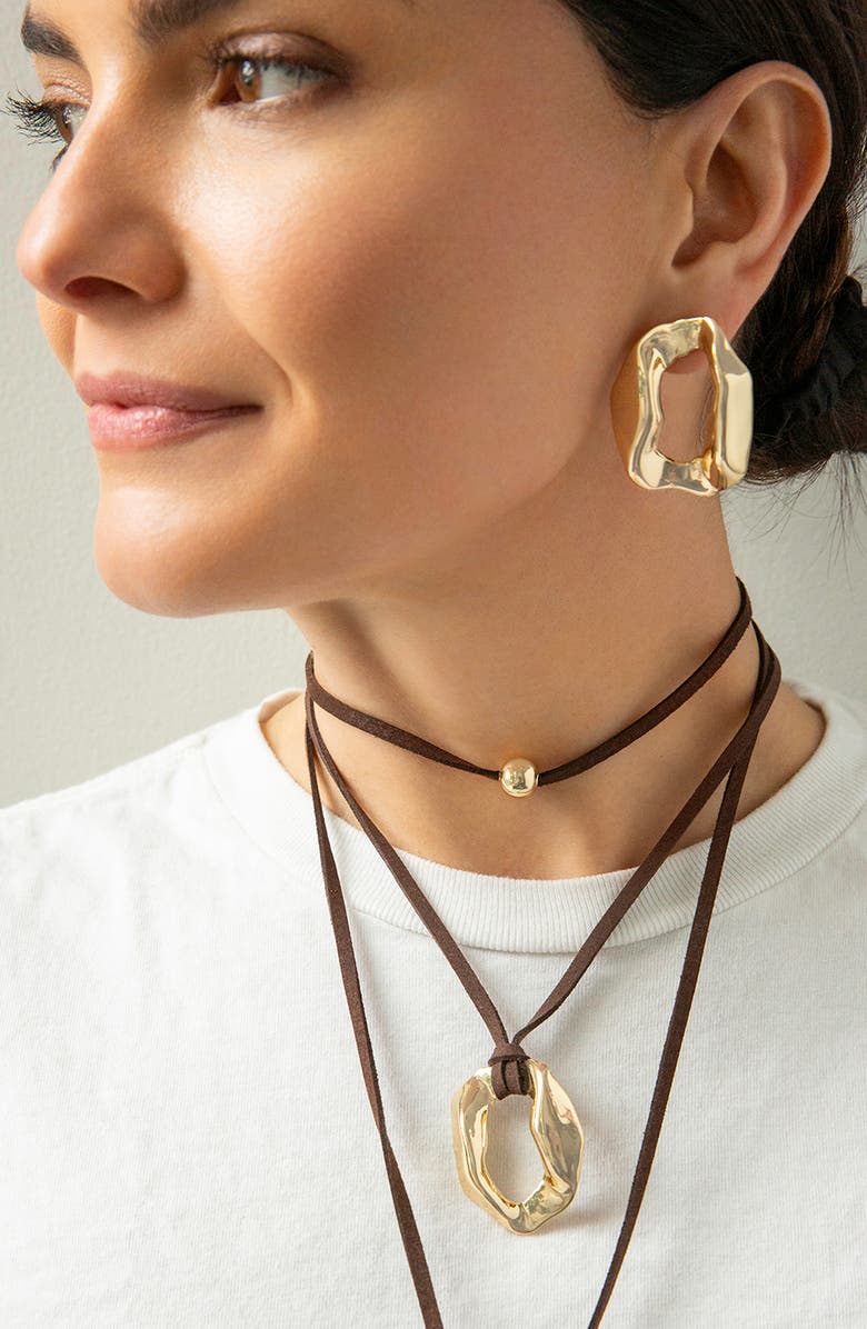 MARLYN SCHIFF Circle Charm Suede Pendant Necklace, Alternate, color, Gold