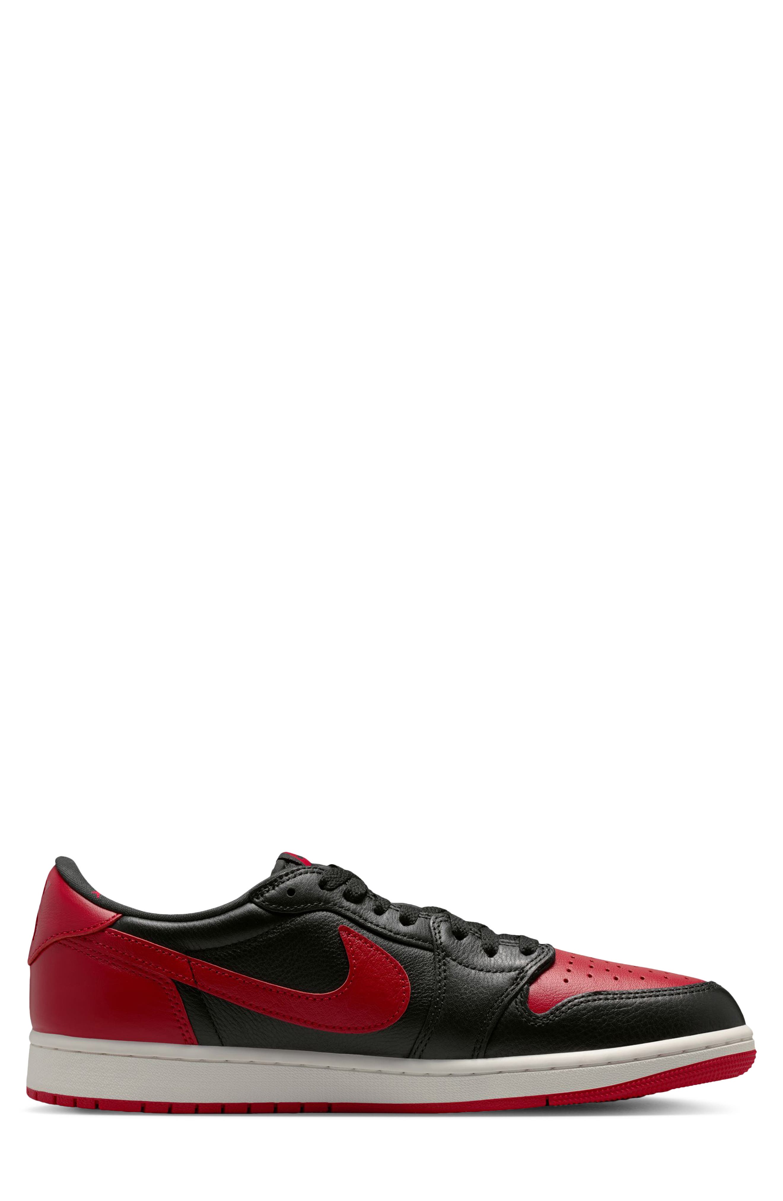 Jordan Air Jordan 1 Retro Low OG Basketball Sneaker, Alternate, color, 