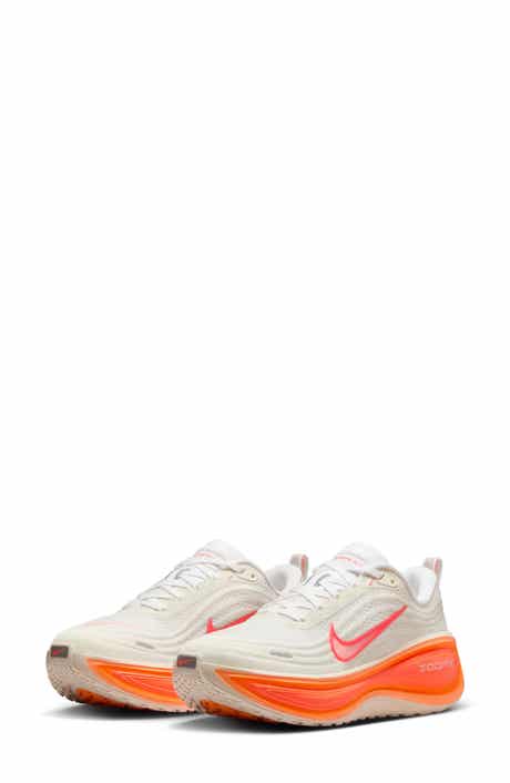 Vomero Plus Running Shoe