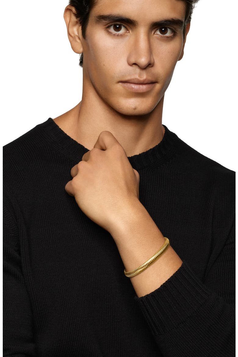 Chevron Cuff Bracelet in 18K Yellow Gold, Alternate, color, GOLD