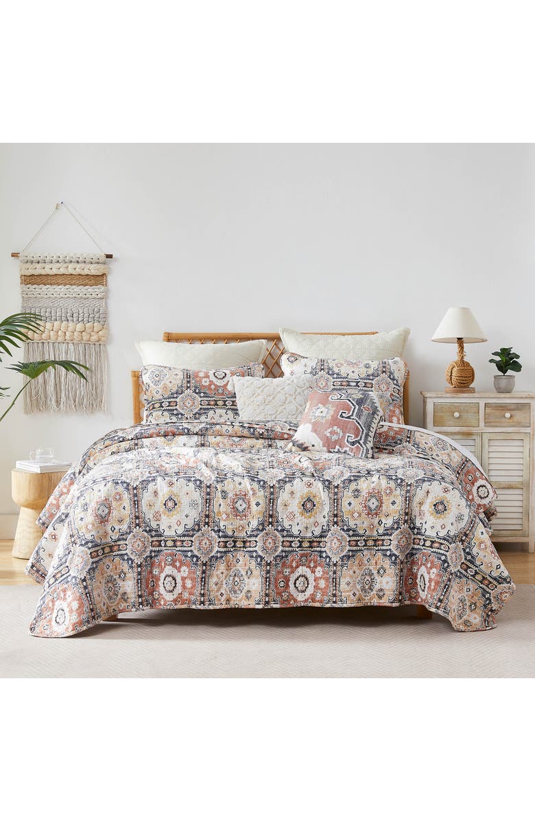 SOUTHSHORE FINE LINENS Kilim 7-Piece Oversized Quilt Bedding Set, Alternate, color, Natural
