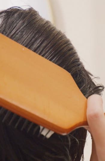 invati ultra advanced<sup>™</sup> Thickening Foam