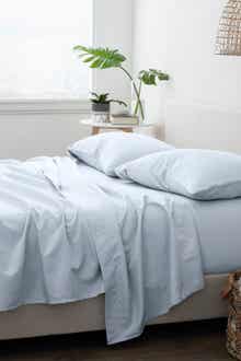 IENJOY HOME Home Collection Premium Ultra Soft 4-Piece Solid Bed Sheet Set - Light Blue
