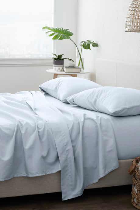 IENJOY HOME Home Collection Premium Ultra Soft 4-Piece Solid Bed Sheet Set - Light Blue