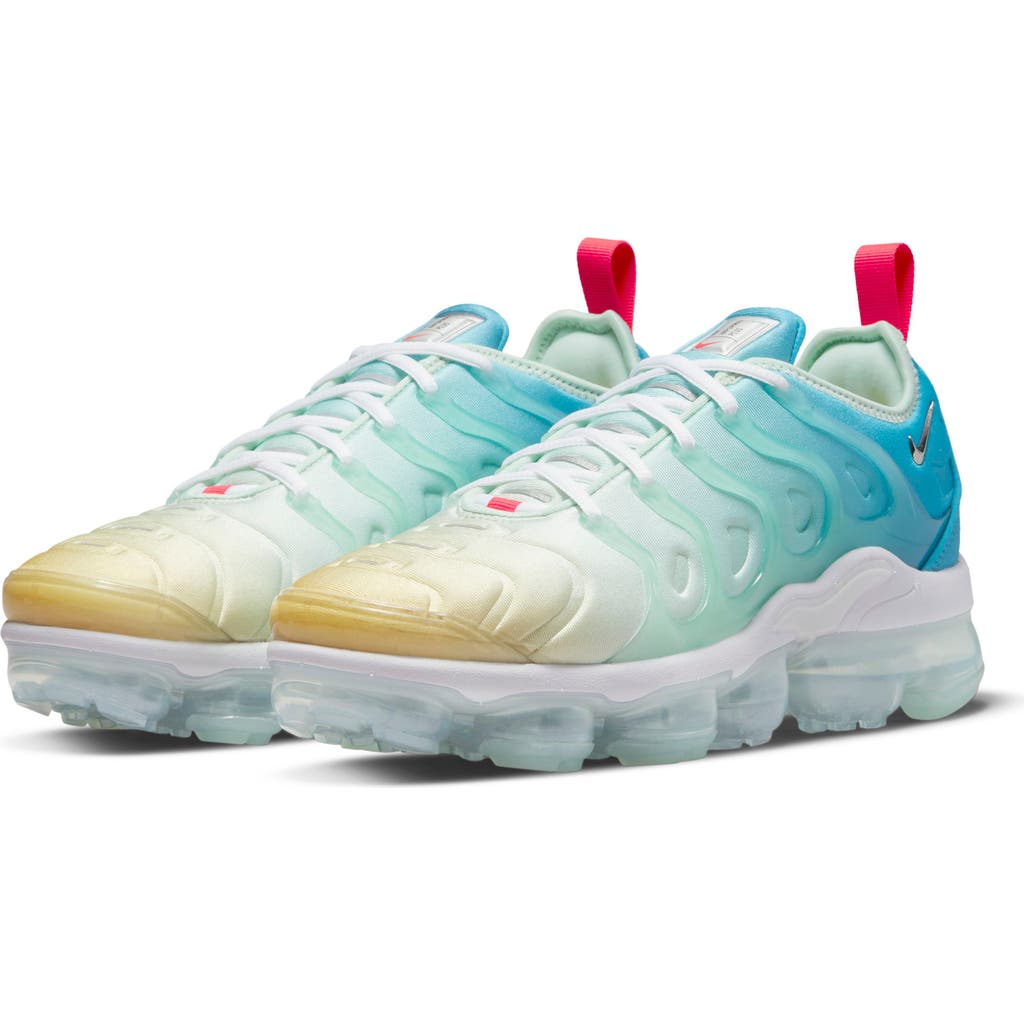 Nike Air Vapormax Plus Sneaker In Multi