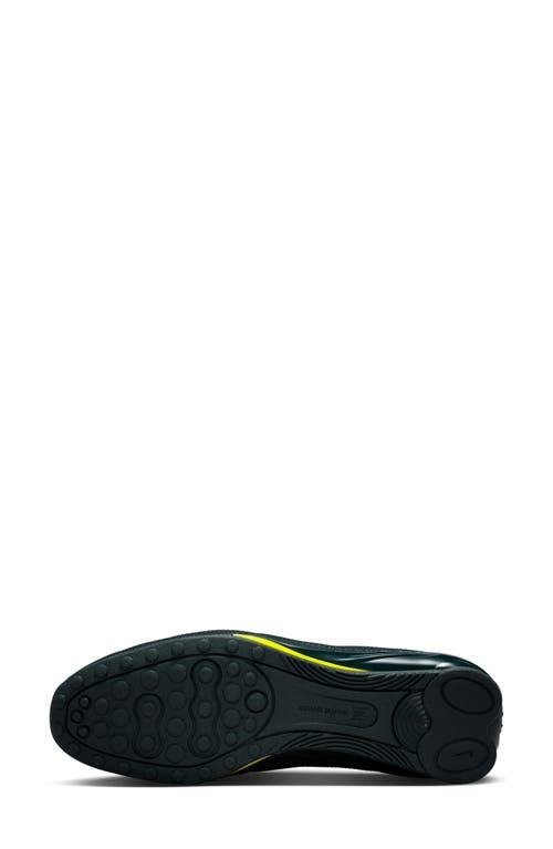 Nike Shox Z Sneaker In Green