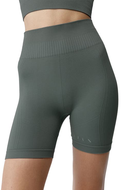Eris Seamless Sports Short