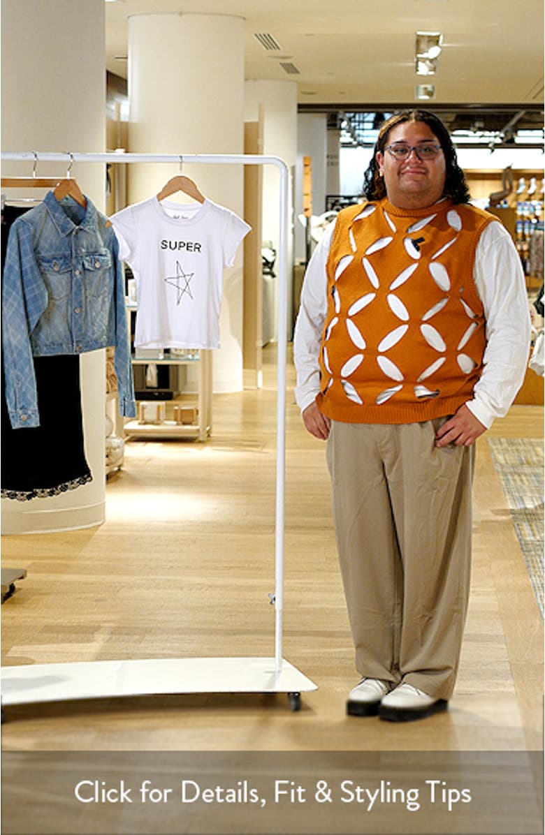 The Star Graphic T-Shirt, sales video thumbnail