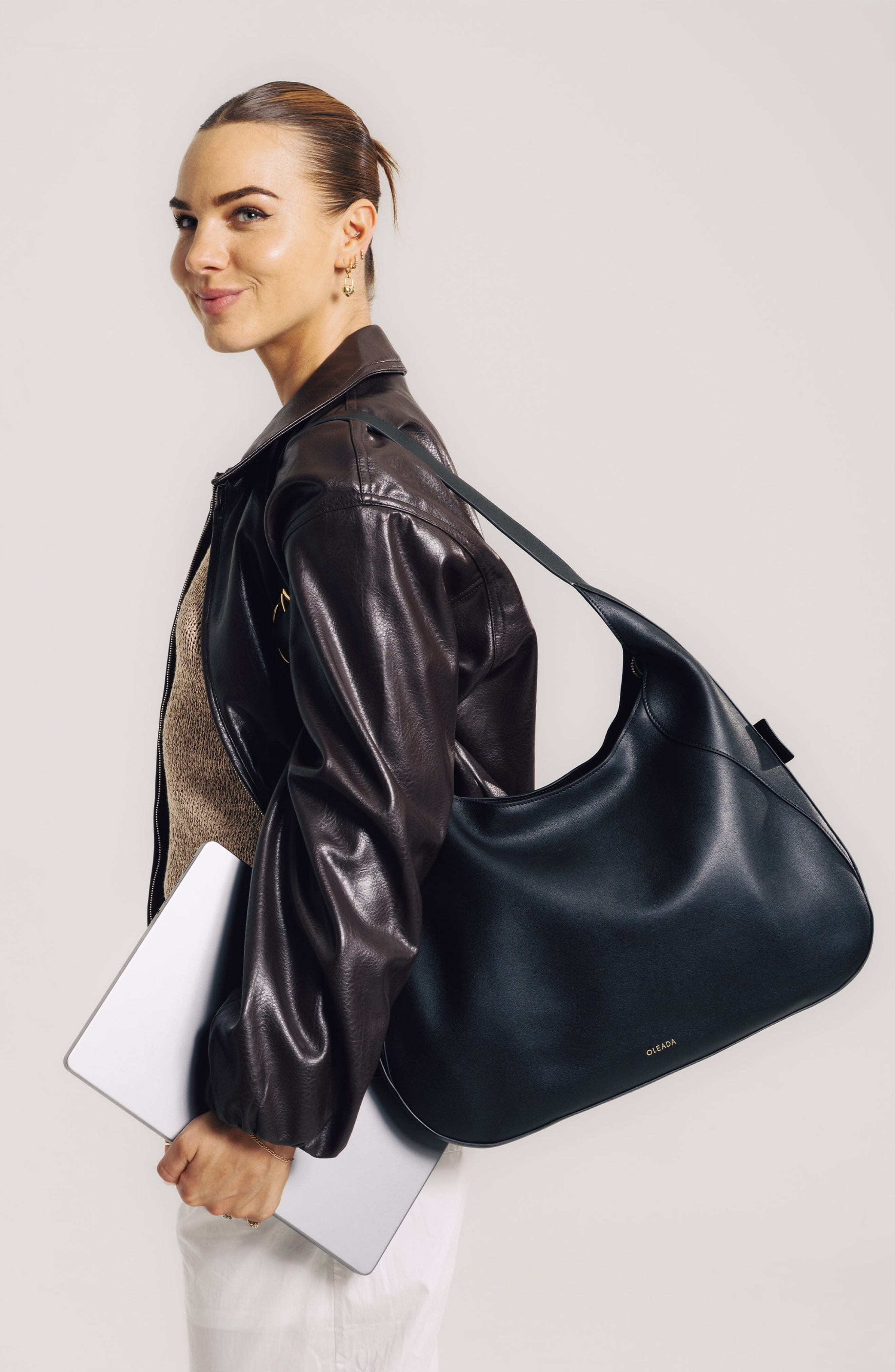 OLEADA Marina Hobo Bag, Alternate, color, Onyx