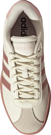 VL Court Bold Sneaker
