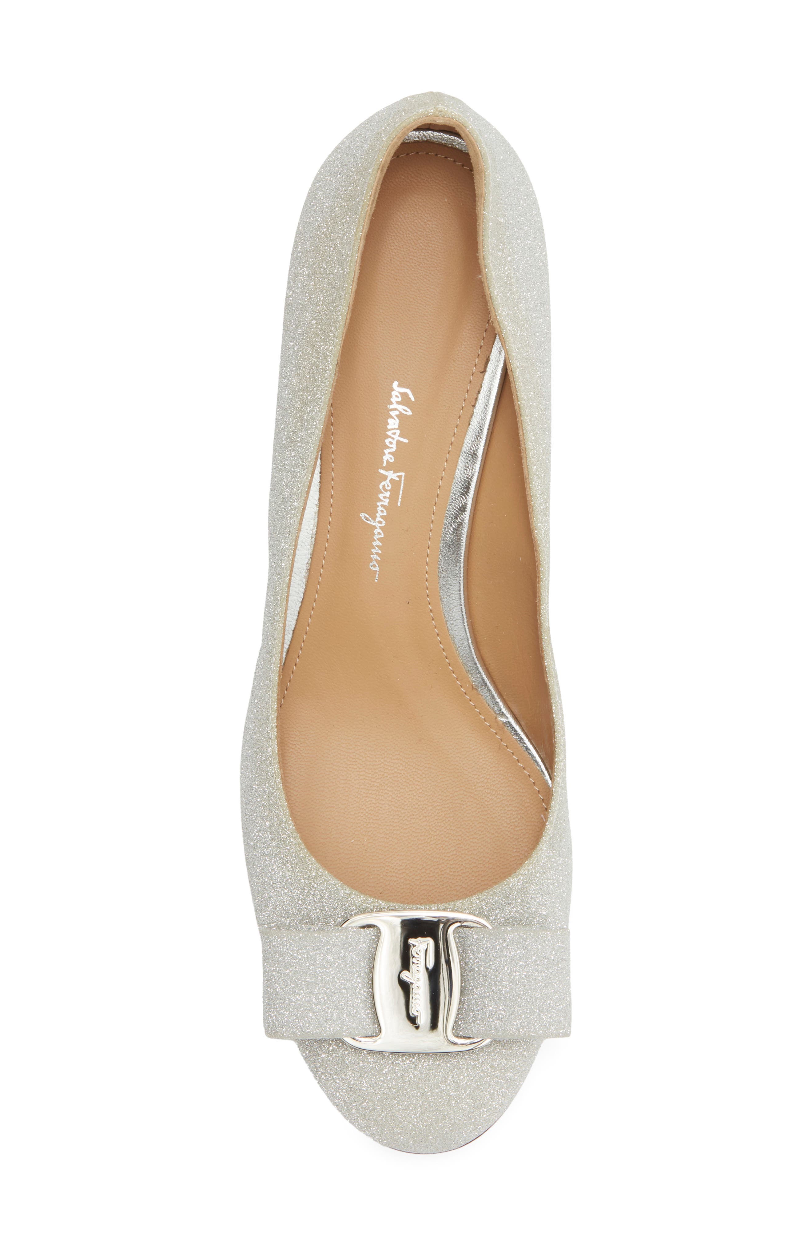 FERRAGAMO Salvatore Ferragamo Vara Bow Glitter Pump, Alternate, color, Argento