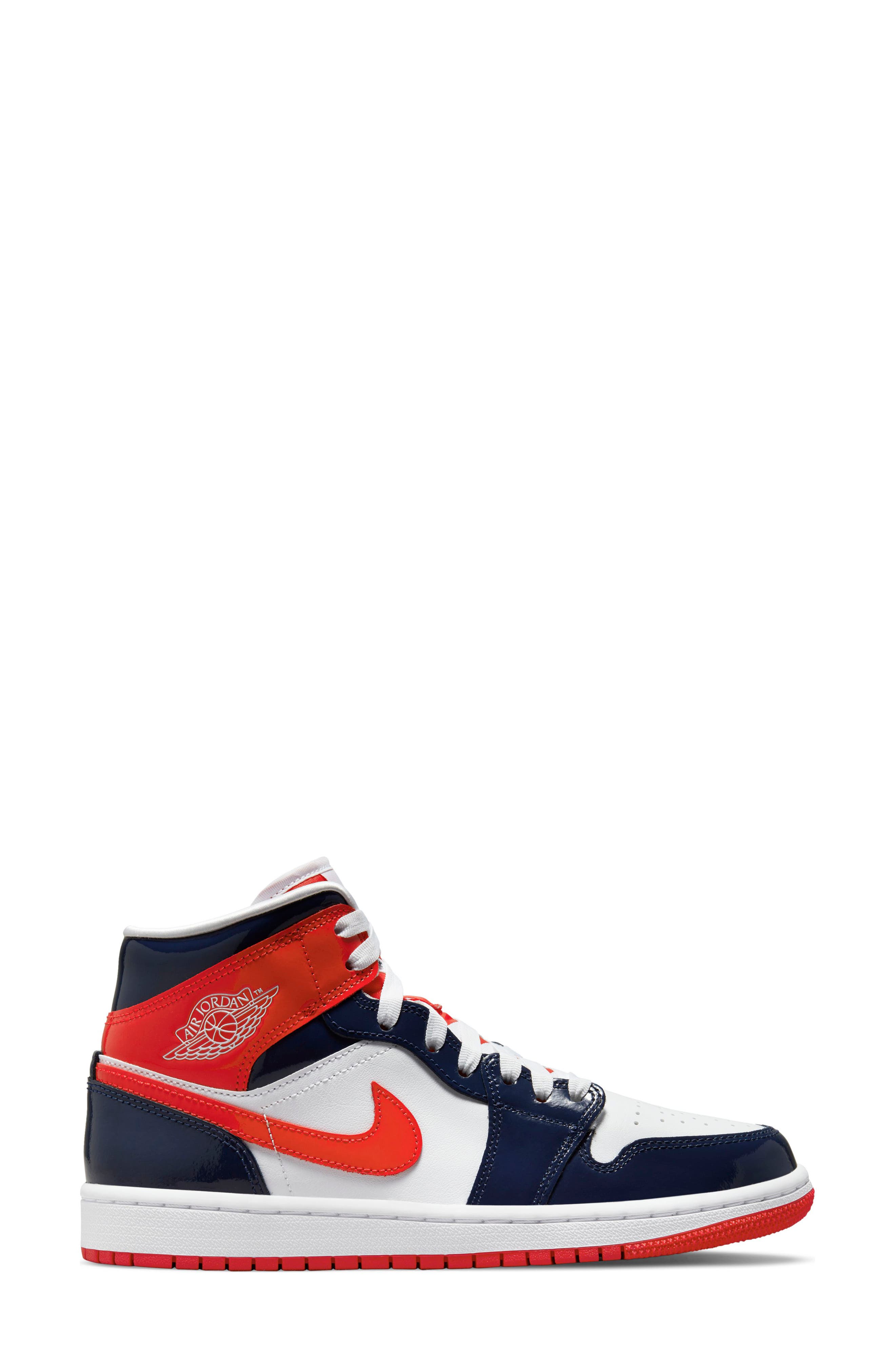 Jordan Air Jordan 1 Mid SE Basketball Shoe, Alternate, color, 