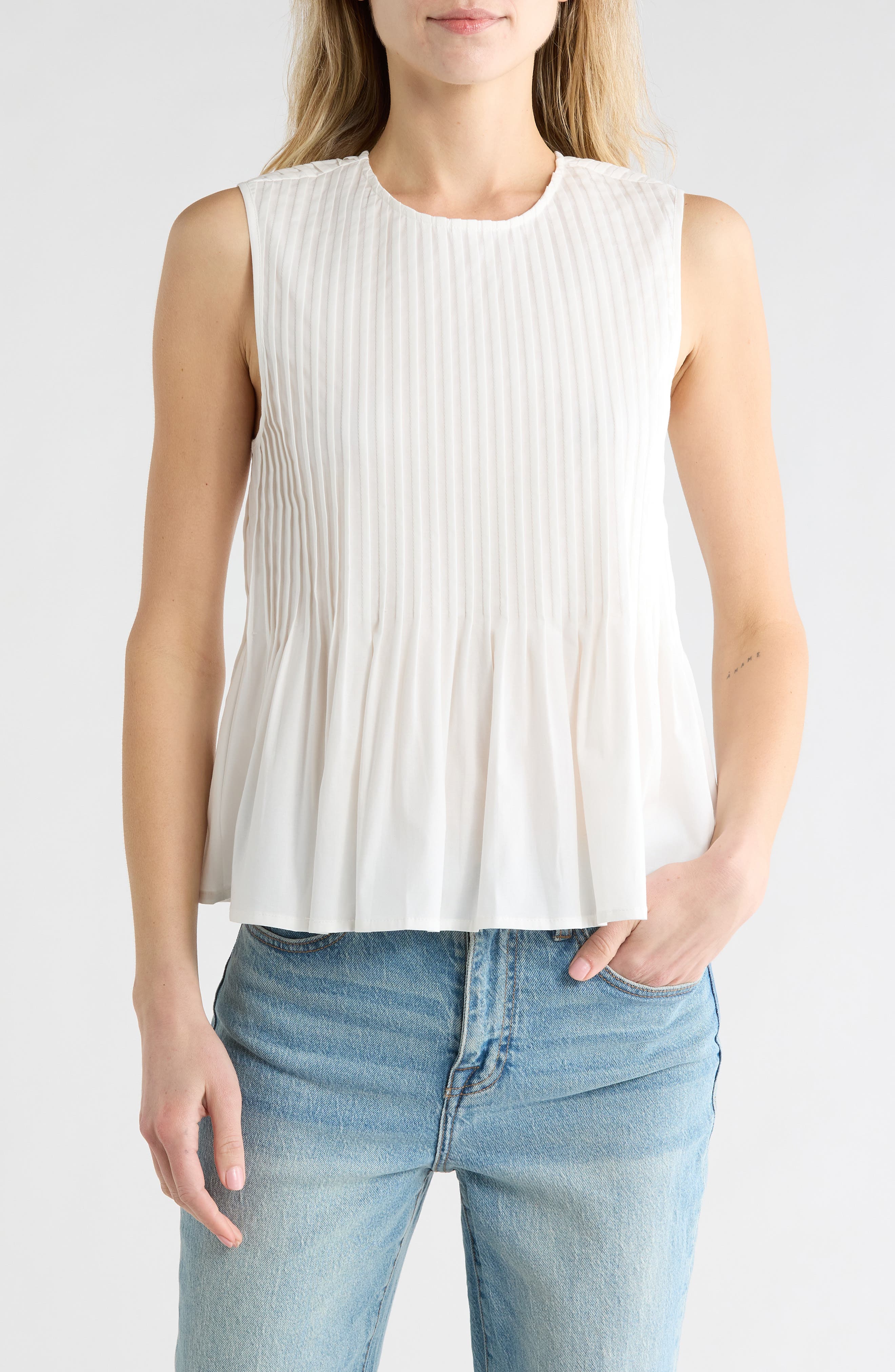 WAYF Pleated Sleeveless Top