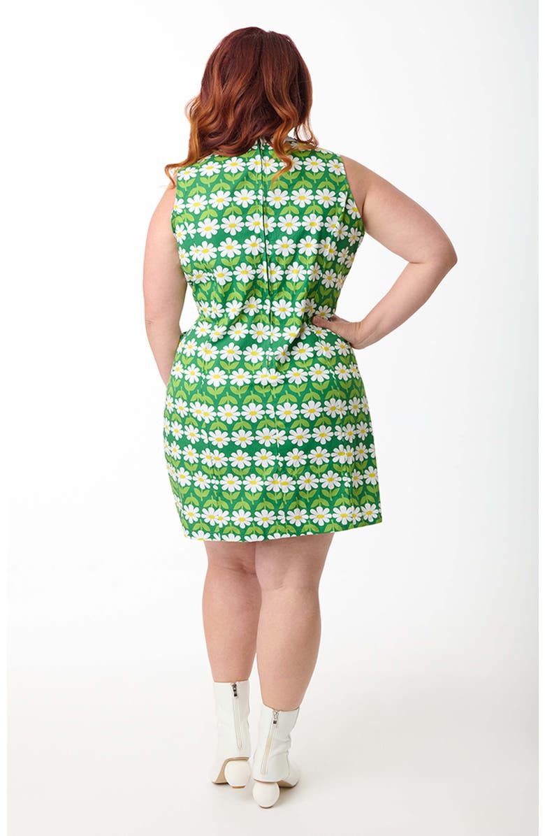 Smak Parlour Plus Size 1960s Sleeveless Mod Shift Dress, Alternate, color, 