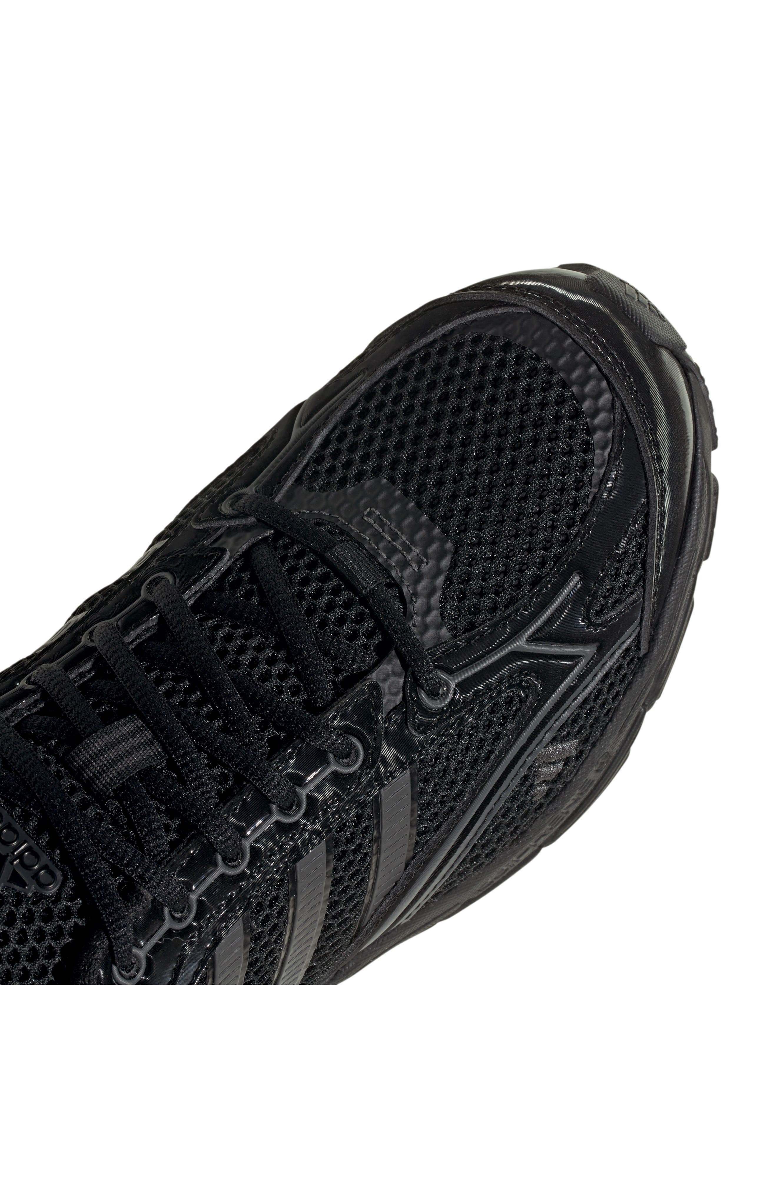 Gender Inclusive Spiritain 2000 Running Shoe, Alternate, color, CBLACK/GRE