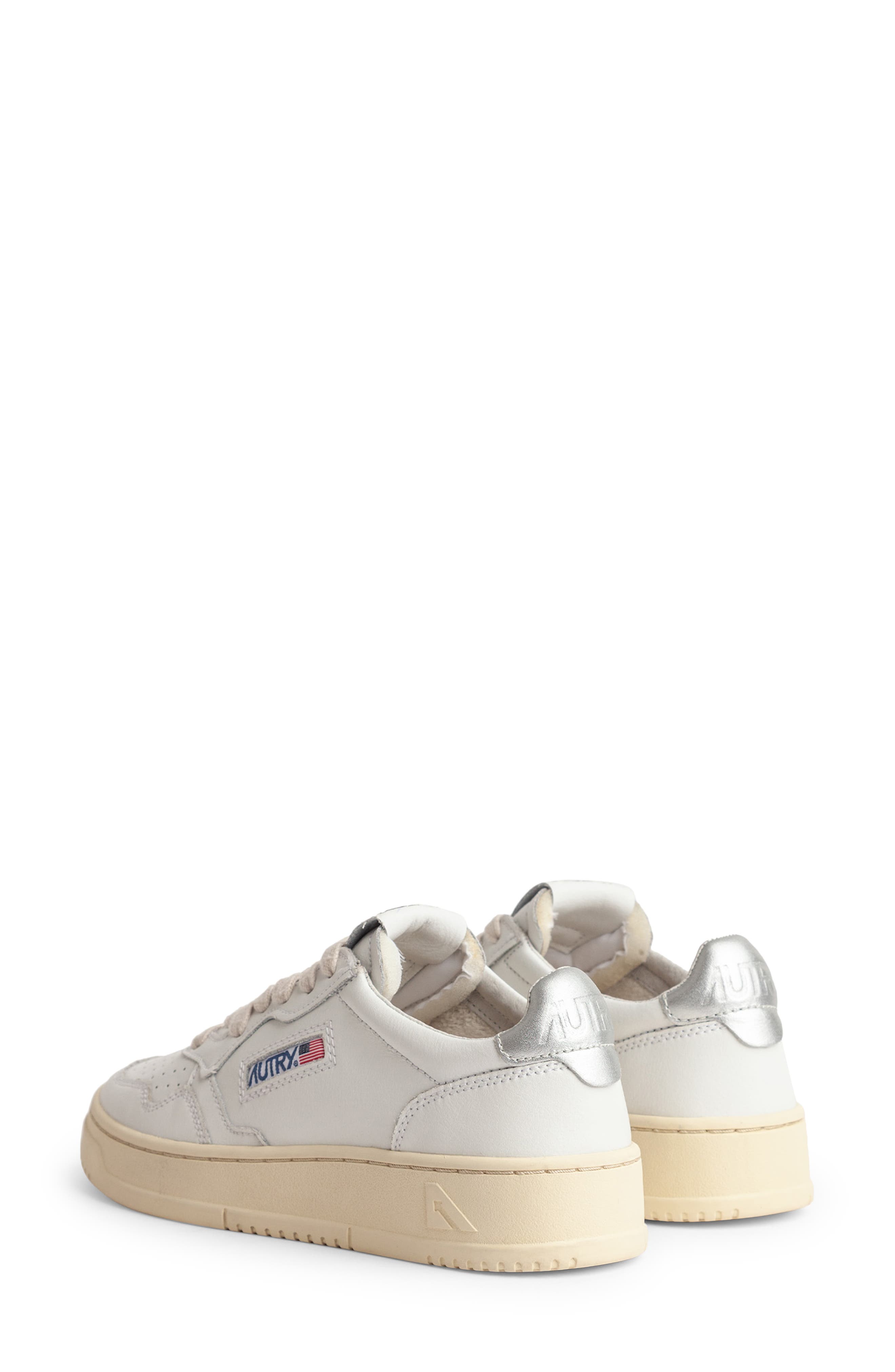 AUTRY Medalist Low Sneaker, Alternate, color, Wht/Sil