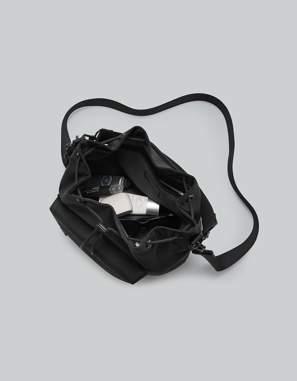 Gaston Luga Spläsh Bucket Crossbody, Alternate, color, Weave Black