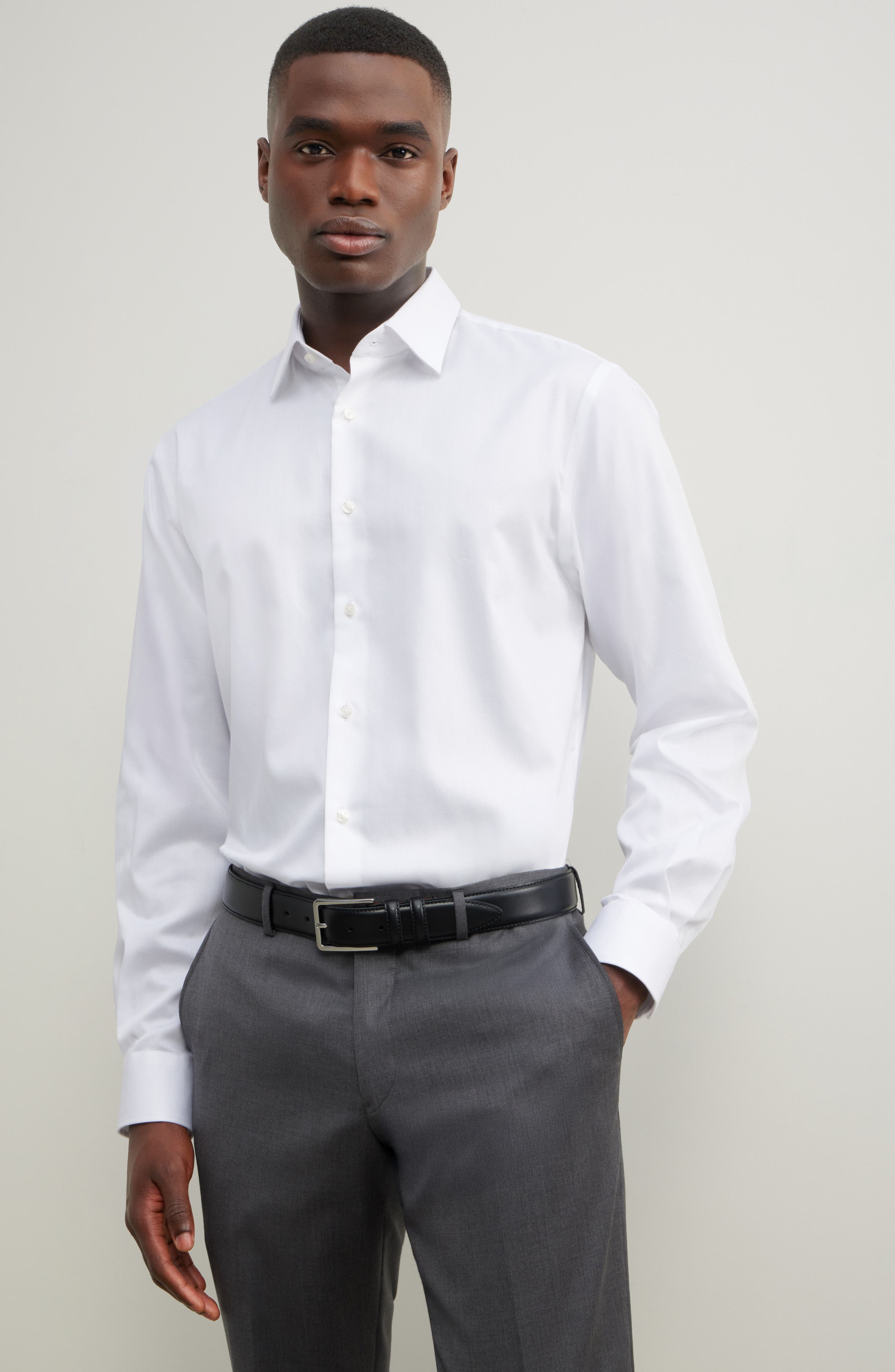 Traditional Fit Solid Herringone Dress Shirt