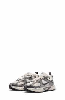Nike Kids' V5 RNR Sneaker