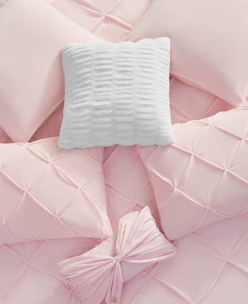 Kiss 5-Piece Pleat Plush Comforter Set