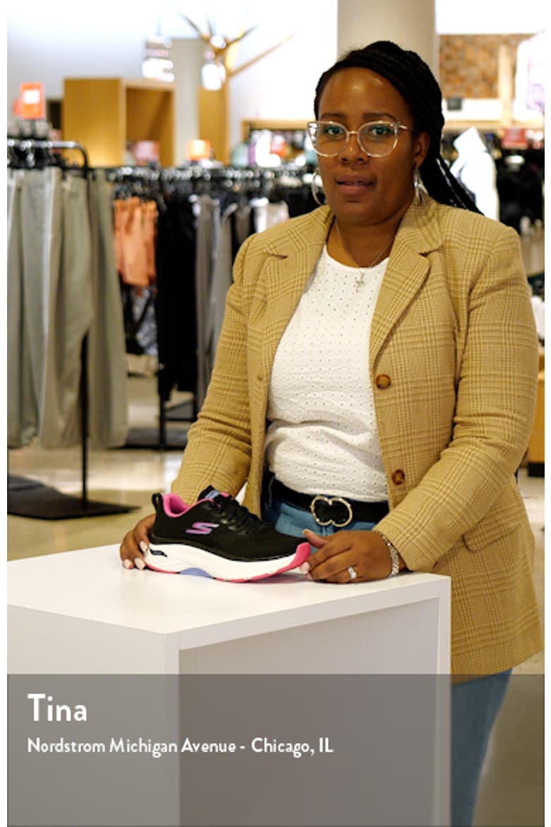 Max Cushioning Arch Fit Sneaker video