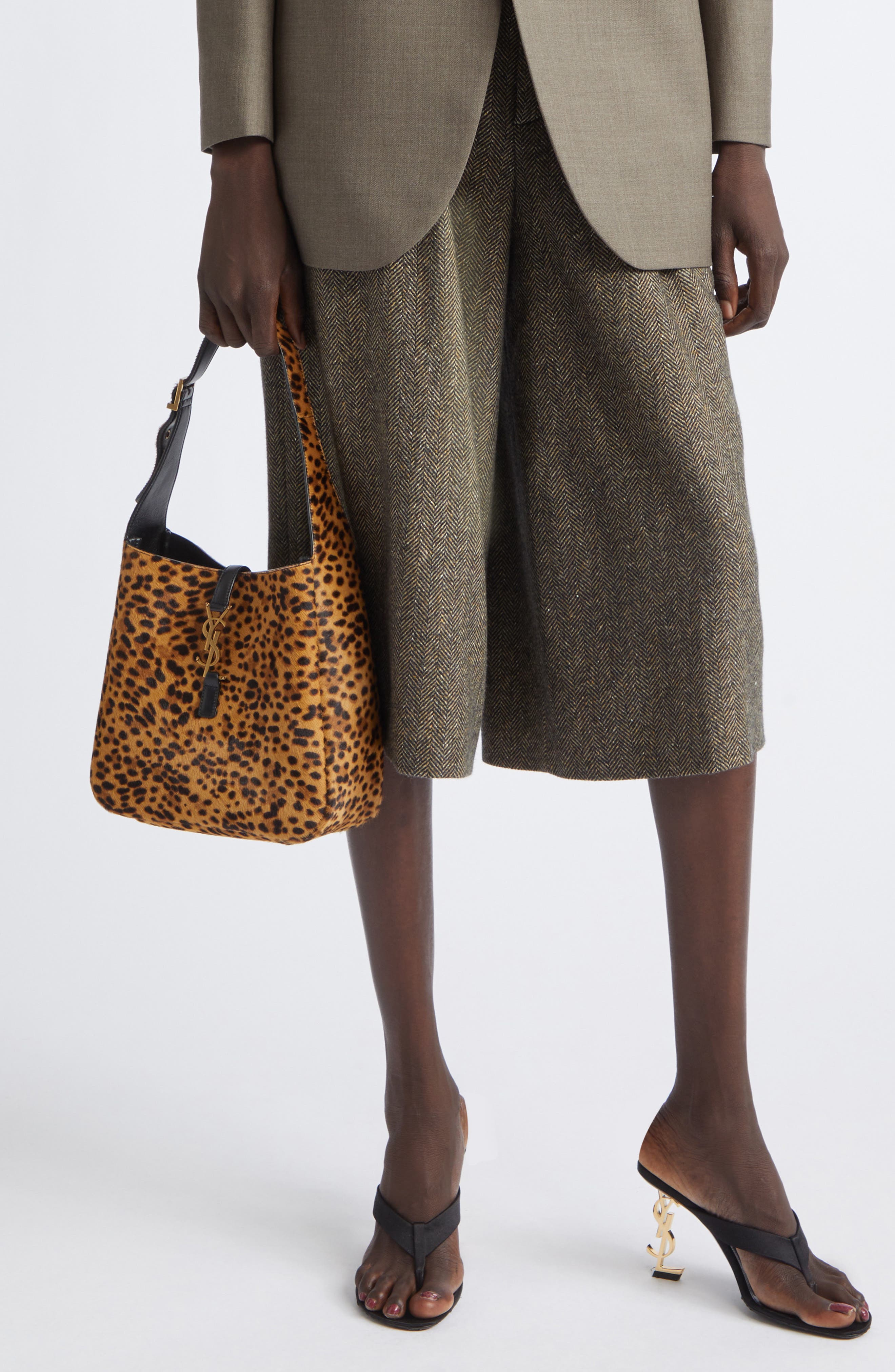 Small Le 5 à 7 Shoulder Bag, Alternate, color, 2790 BEIGE NOIR
