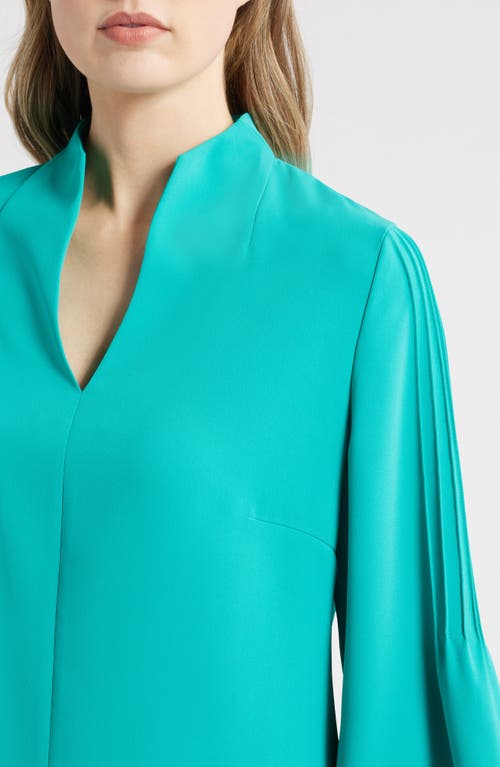 Ming Wang Raised Seam Bell Sleeve Top In Emerald Awe