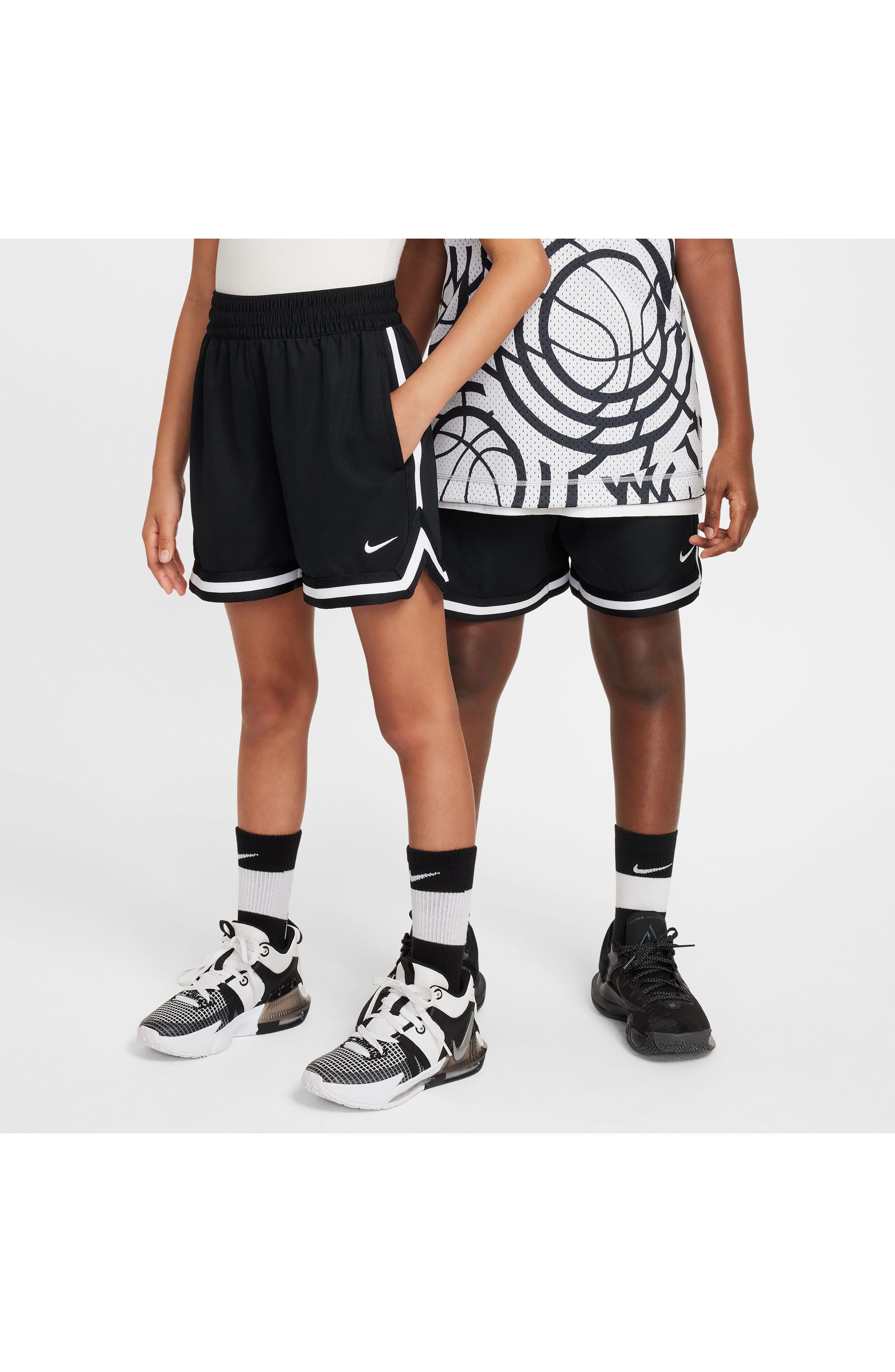 Детские Nike Kids' Dri-FIT DNA Athletic Shorts — фото 6