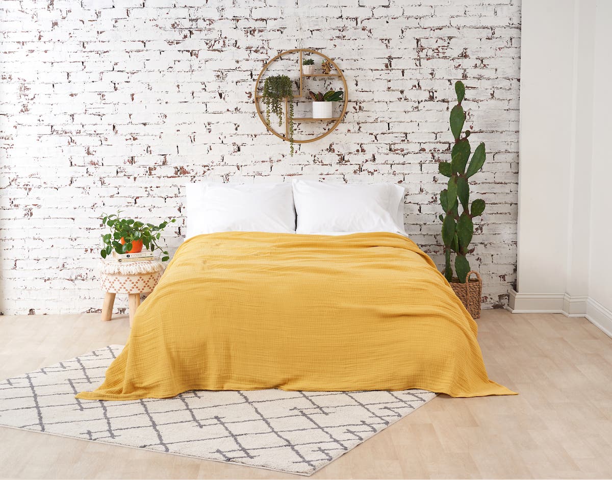 selected Yellow
