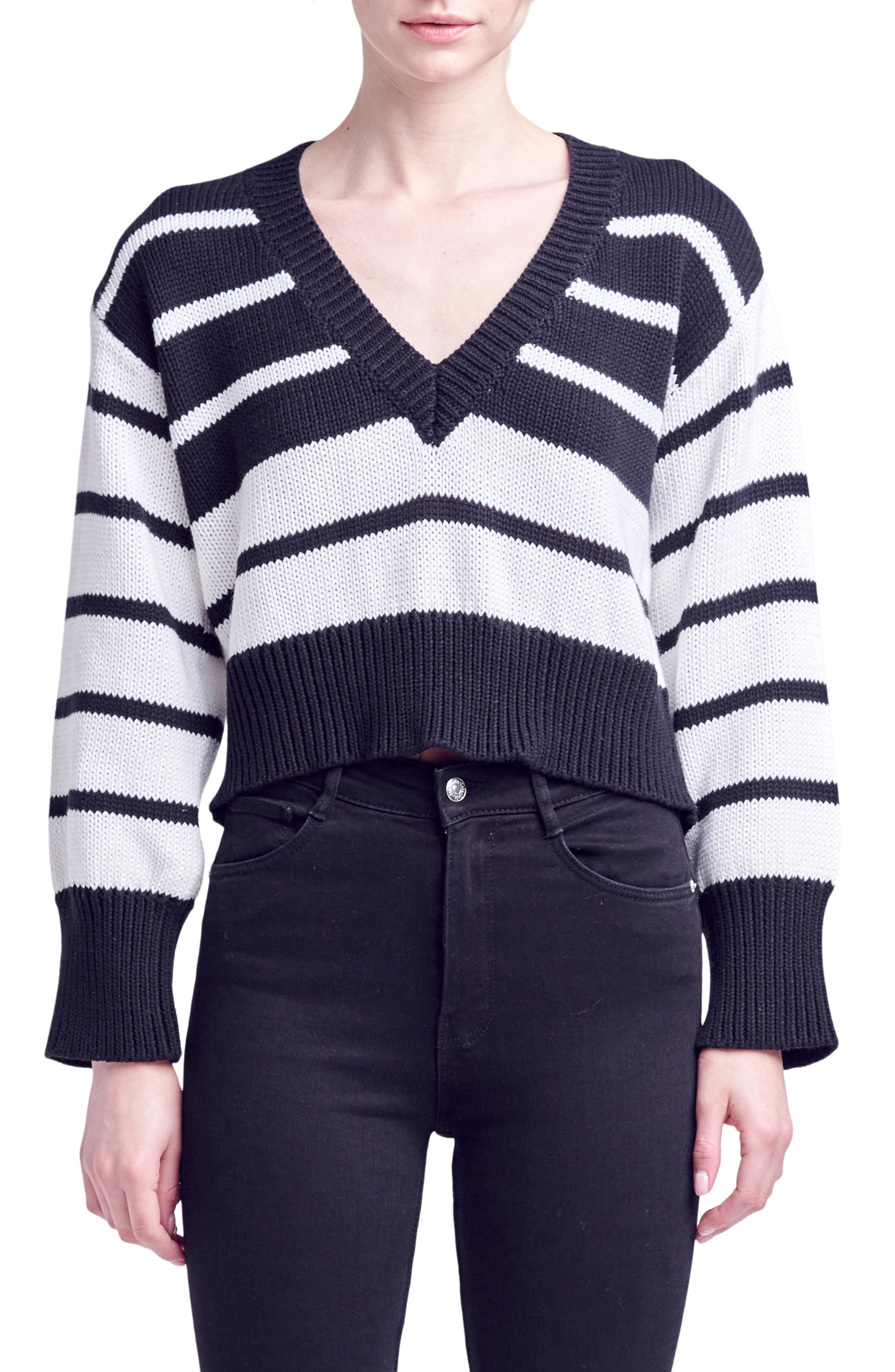 selected BLACK/ WHITE