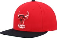 Mitchell & Ness Men's Mitchell & Ness Red/Black Chicago Bulls Hardwood Classics Team Two-Tone 2.0 Snapback Hat