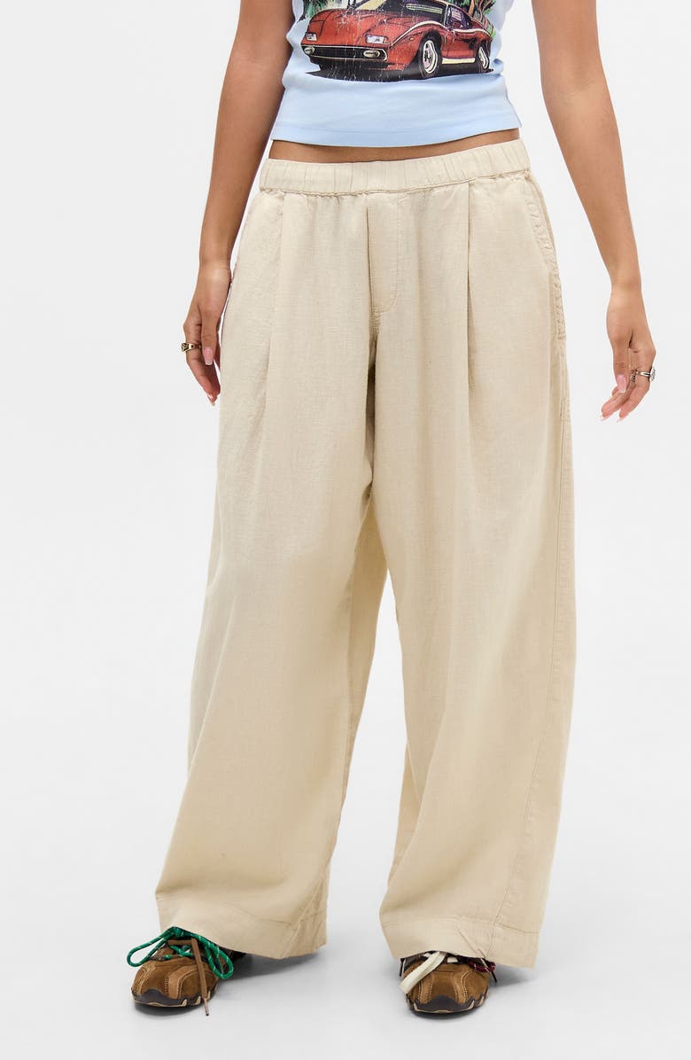 BDG Urban Outfitters Bobbi Pleated Linen Cocoon Pants, Main, color, Sand