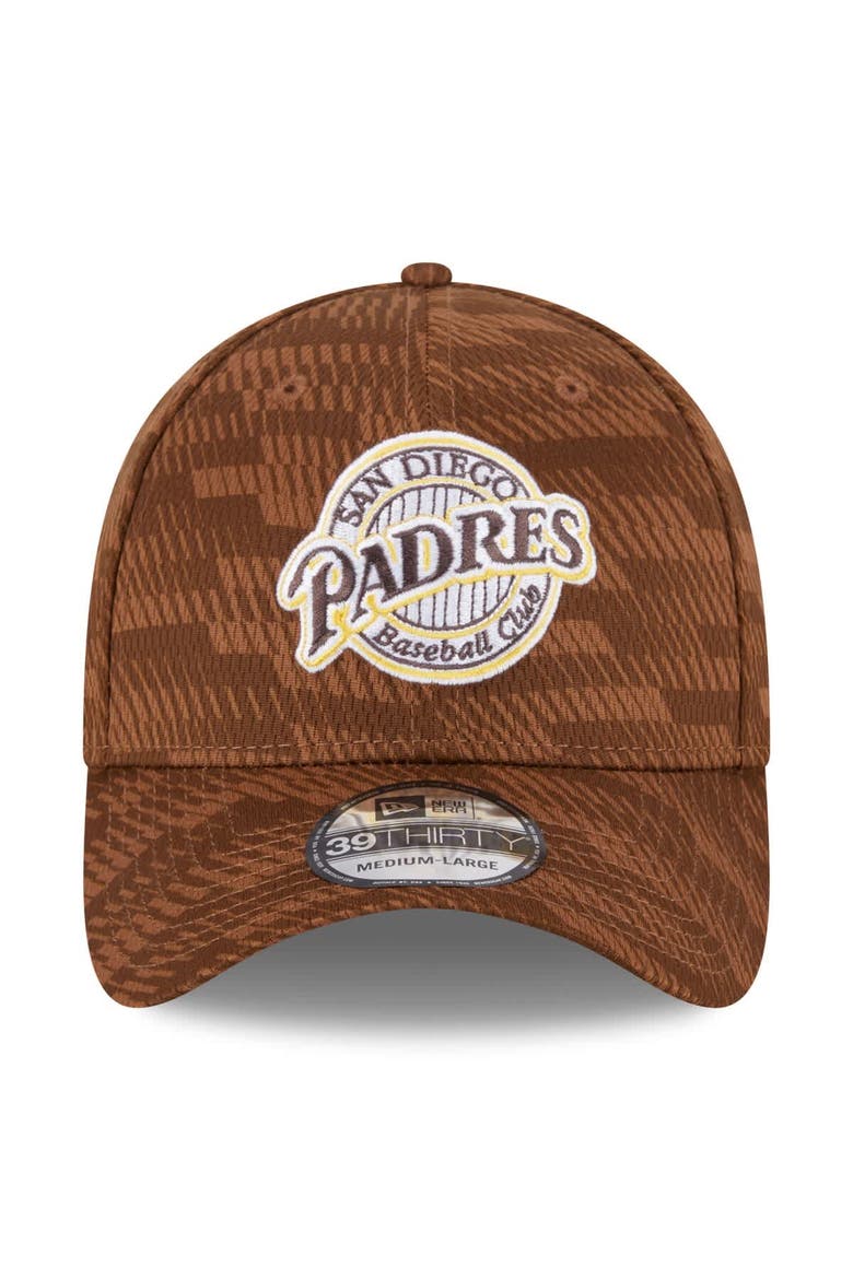 Men's New Era Brown San Diego Padres 2025 MLB Clubhouse 39THIRTY Flex Hat, Alternate, color, Brown
