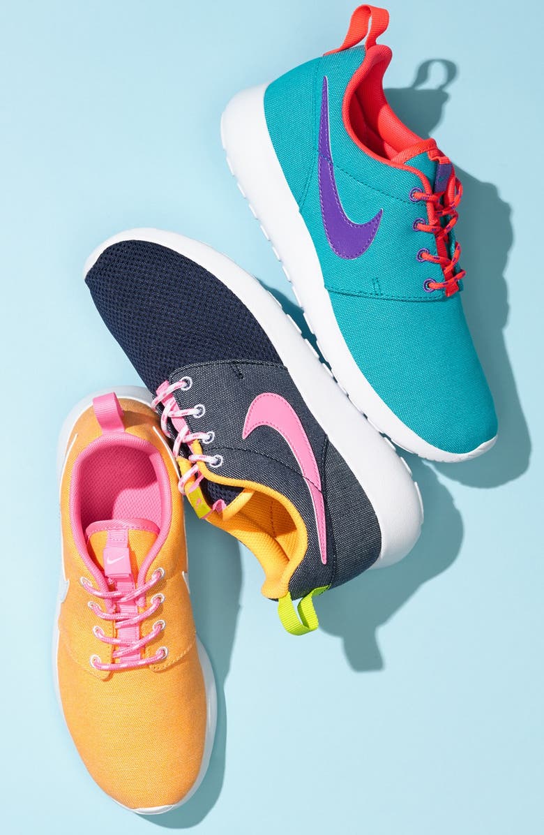 Nike 'Roshe Run' Athletic Shoe, Alternate, color,