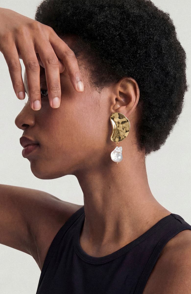 st. Moran Freshwater Pearl Drop Earrings, Alternate, color, White