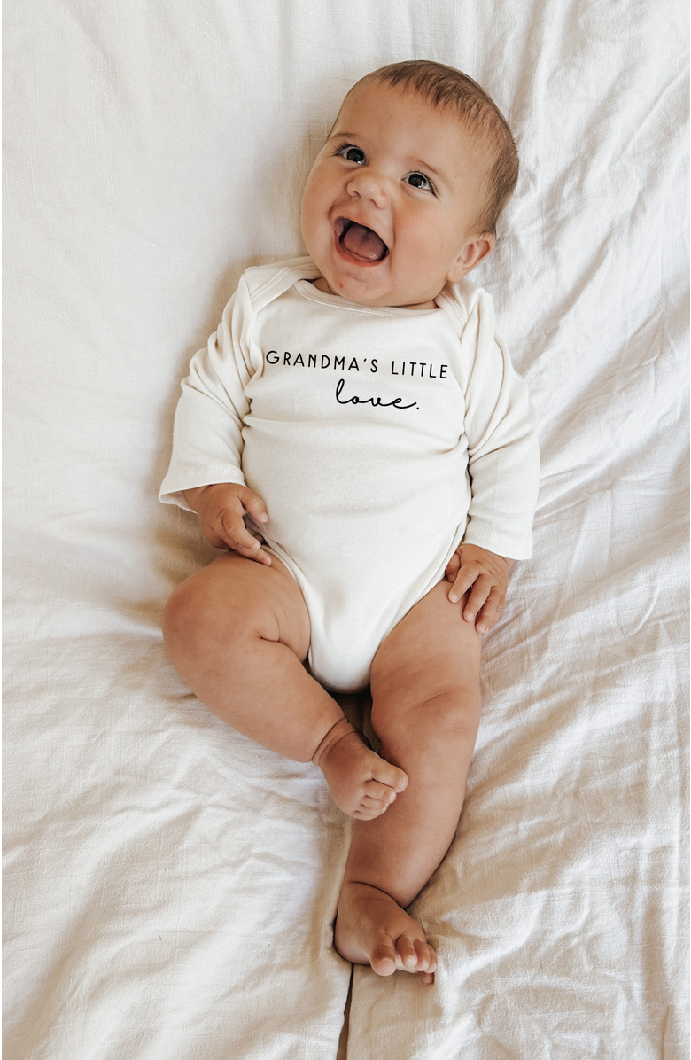 Tenth & Pine Grandma's Little Love - Organic Long Sleeve Baby Bodysuit, Alternate, color, Natural Black Lettering